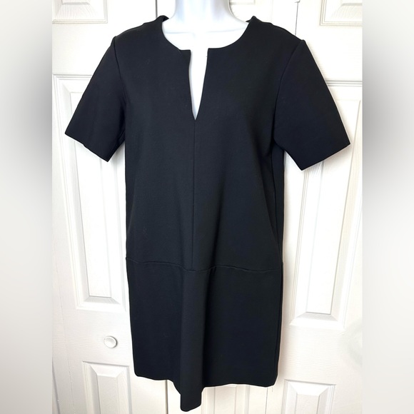 New EVERLANE The Ponte Short Sleeve Dress Black Split VNeck Mini Structured nwot - Picture 2 of 11